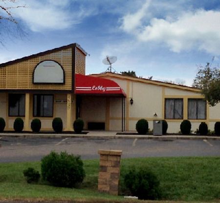 Budgetel Inn & Suites Columbus Exterior photo